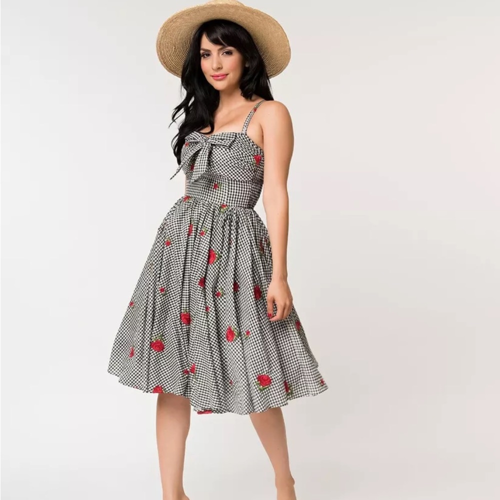 Unique Vintage 1950s Black Gingham Roses Golightly Swing Dress - XL/14